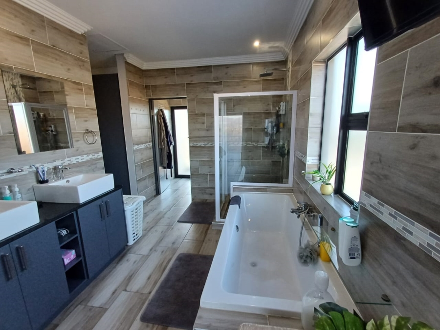 3 Bedroom Property for Sale in Leloko Lifestyle Estate North West